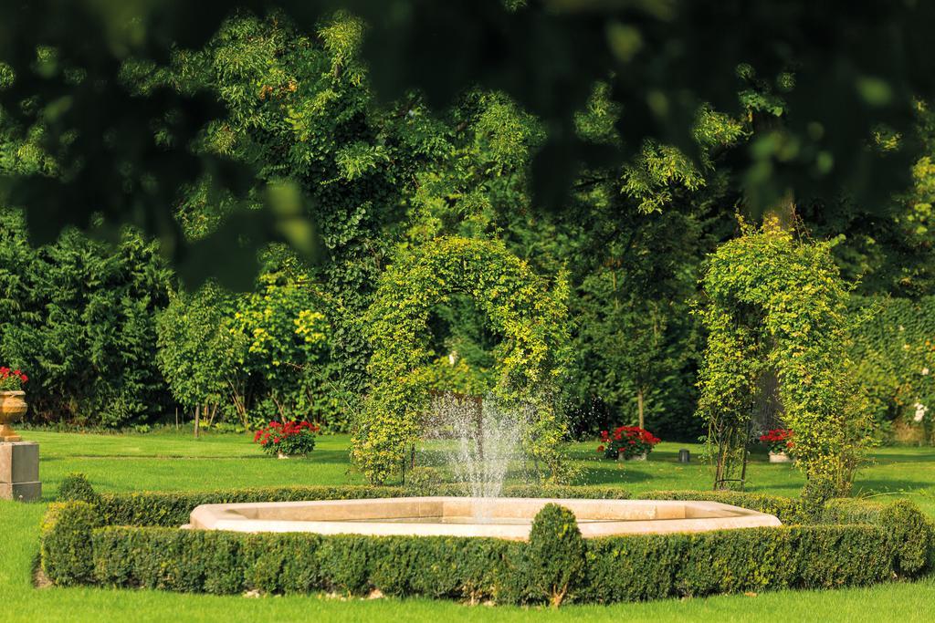 Amade Chateau Vrakun Exterior photo