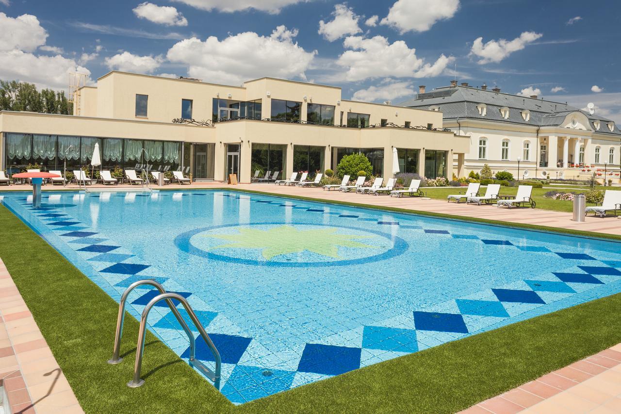 Amade Chateau Vrakun Exterior photo